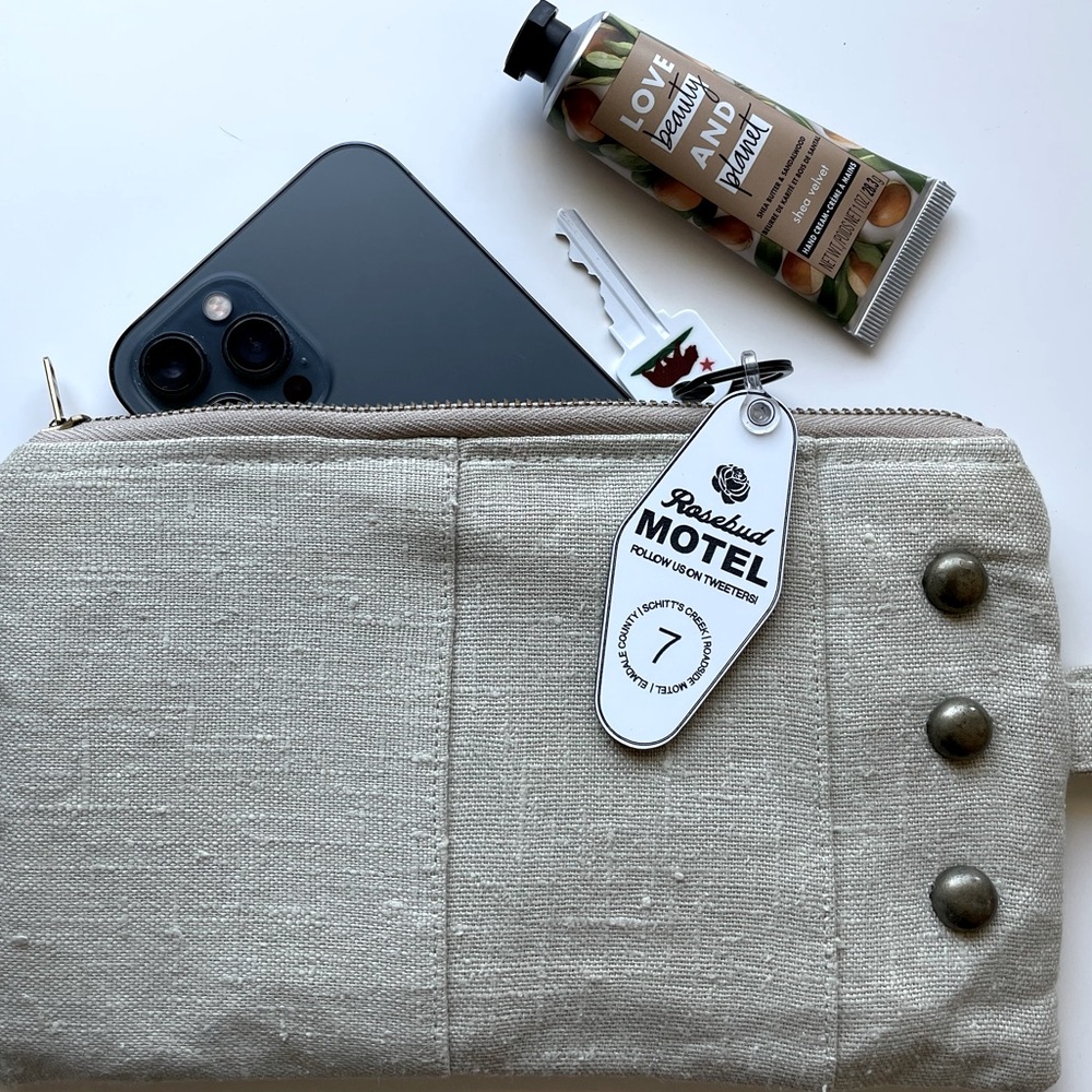 HANDMADE Linen wristlet